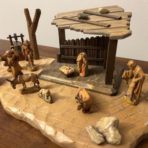 Vintage Anri hand carved wooden Nativity scene made in Italy. - Picture 4 of 6